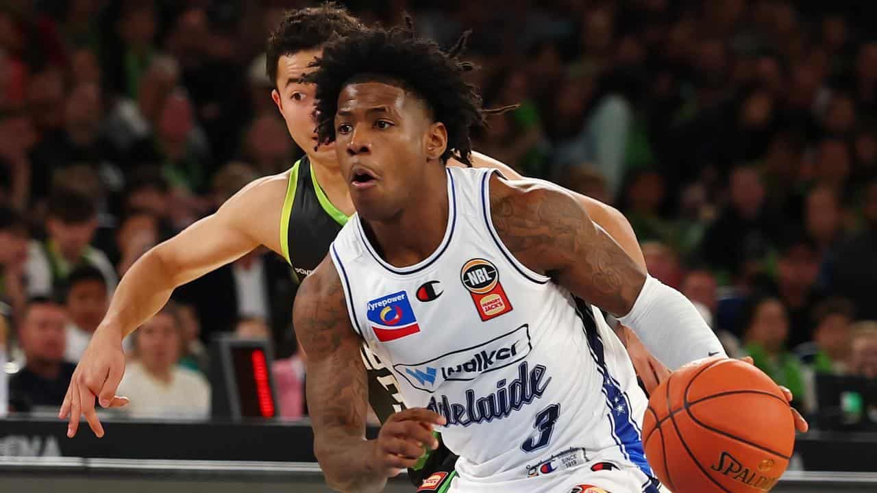 Royal flush: Kendric Davis joins Delly at the Kings