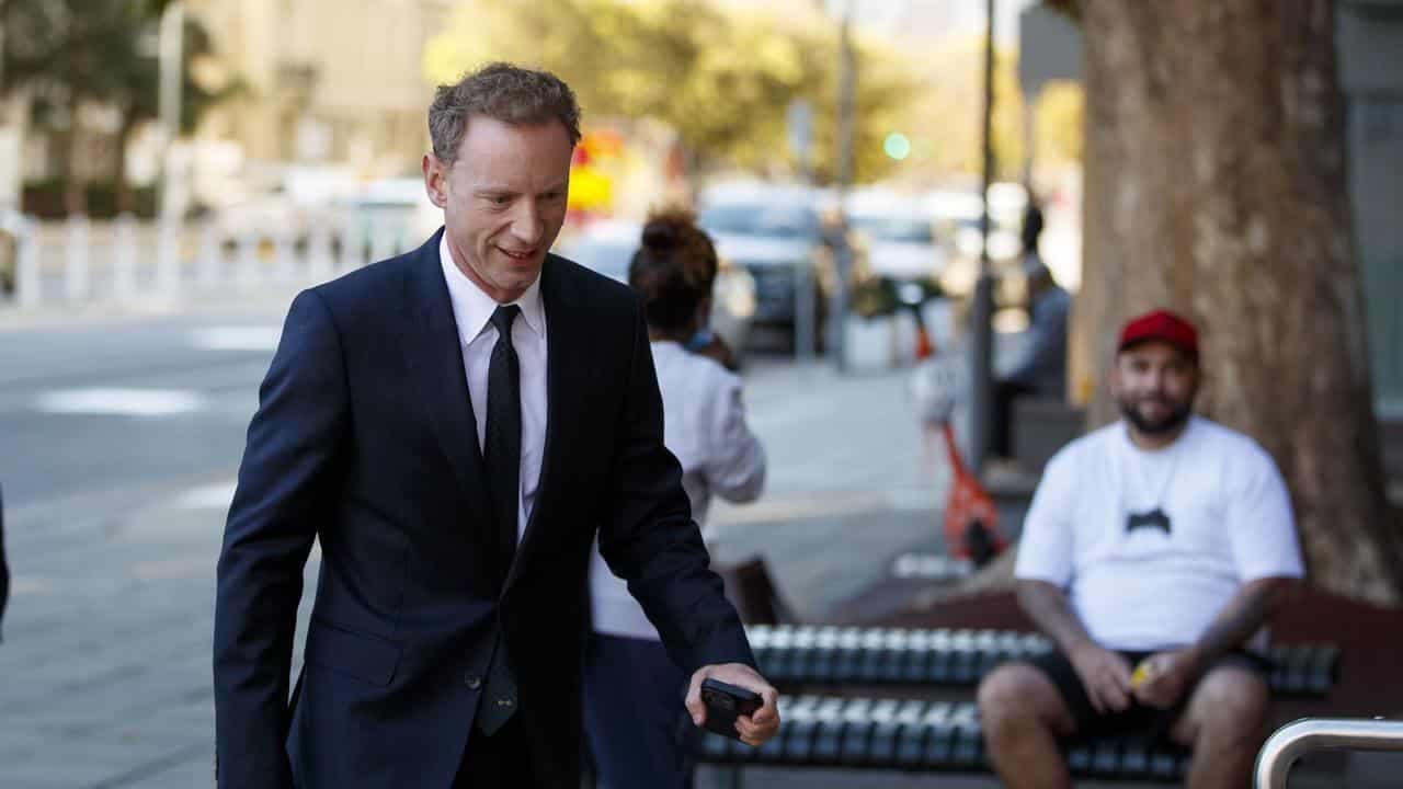 Disgraced politician to serve community as punishment