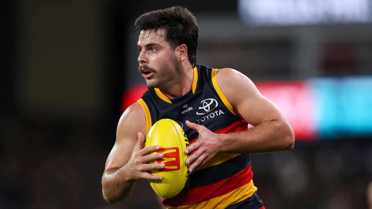 Fog falls for Crows ahead of Fremantle away trip