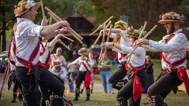 Pub breaks out food and fiddles for Anzac Day festival