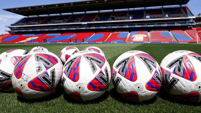 Soccer bosses kicked into court over A-League expansion