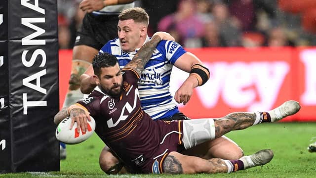 Injured Reynolds dazzles as Broncos dismantle Bulldogs