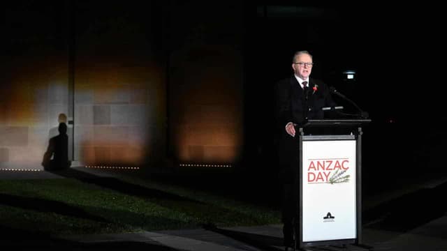 Politics put aside as leaders pay respect on Anzac Day