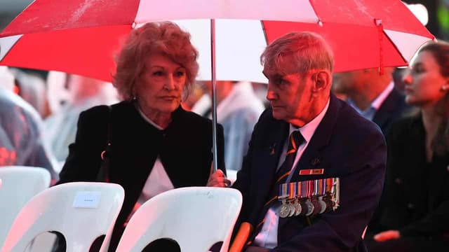 Rainy weather no barrier as thousands mark Anzac Day