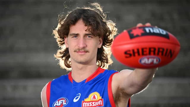 Bulldogs punt on debutant as Hogan looms large for GWS