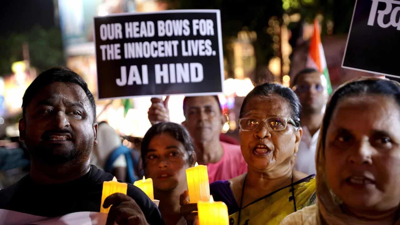 India, Pakistan exchange gunfire for second day