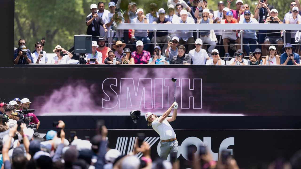 Smith and DeChambeau set for LIV Golf title battle