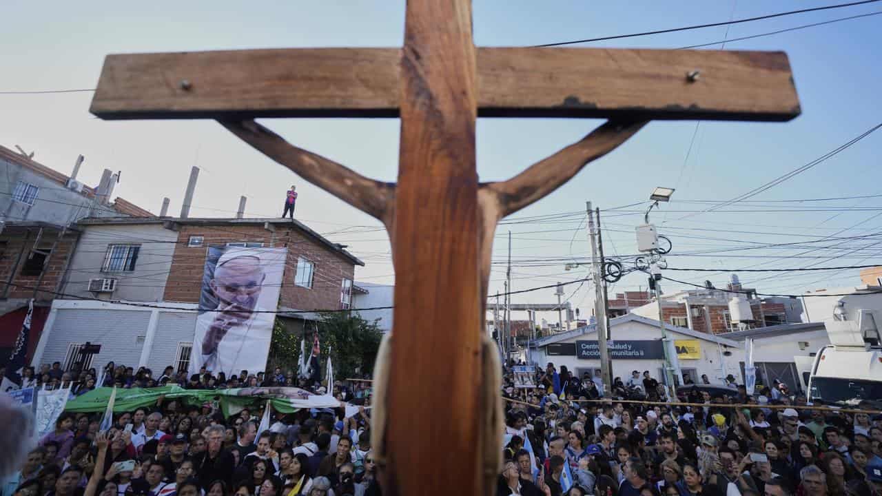 Emotional farewell for Pope Francis in his hometown