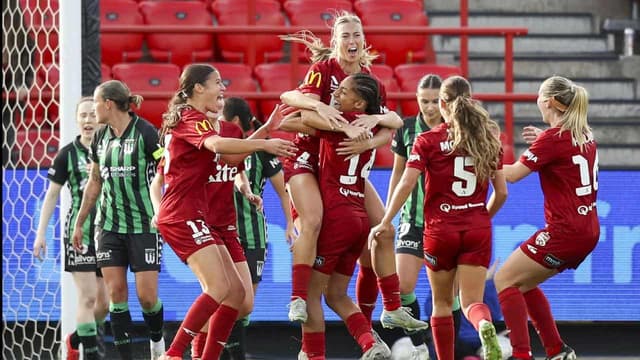 Adelaide into ALW semis, other match postponed