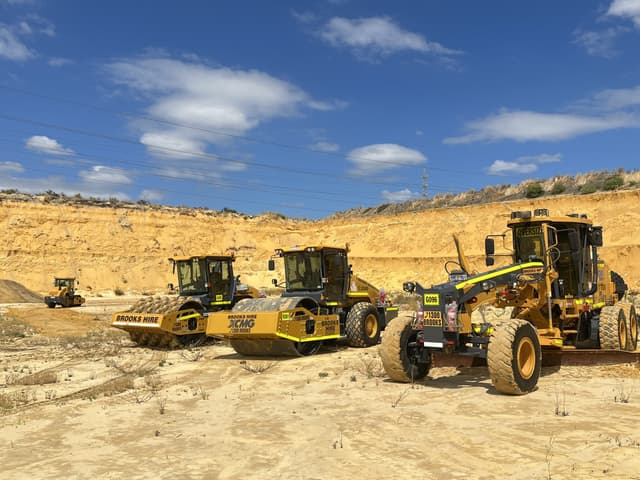 XCMG and Brooks Australia Host Landmark "Dig Day" Test Drive Event, Showcasing Heavy Machinery Excellence in Australian Outback