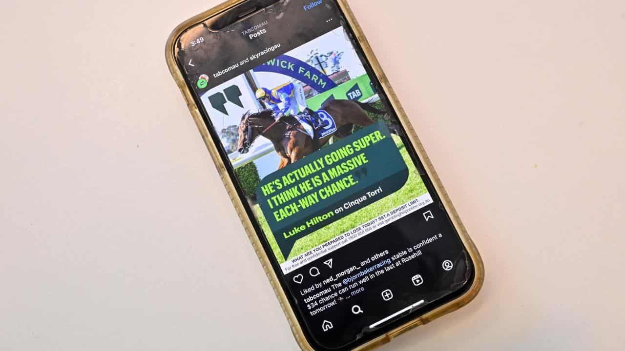 Gambling reform advocates up pressure in marginal seats