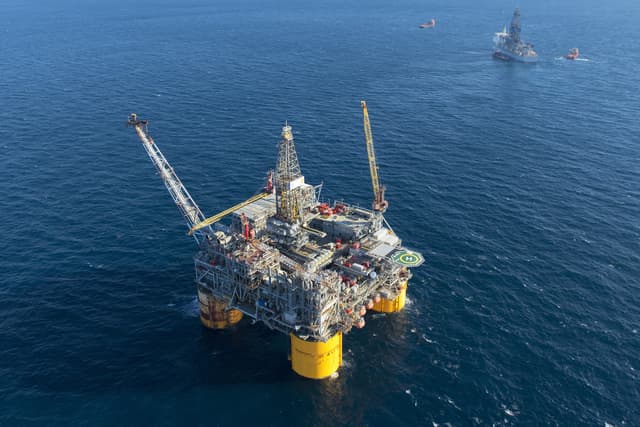 Shell completes acquisition of working interest in the Ursa platform in Gulf of America