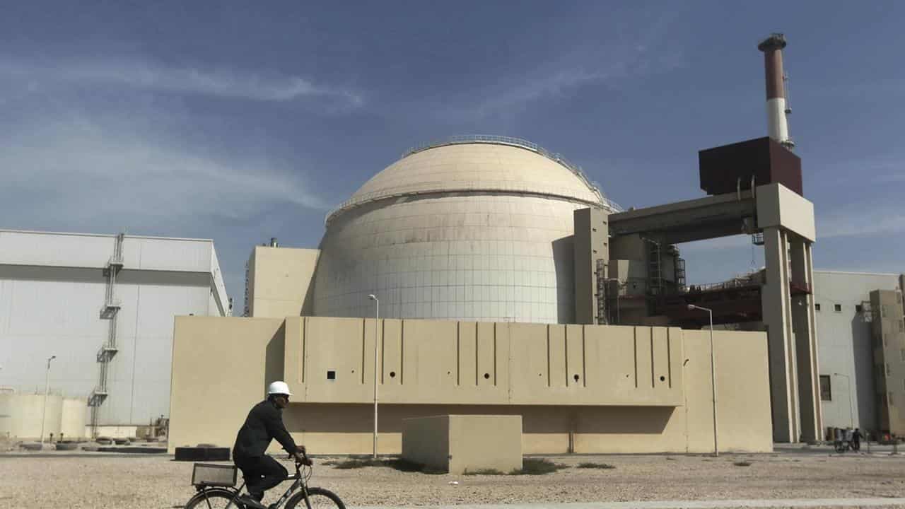 Sanctions threat on Iran oil as nuclear talks postponed