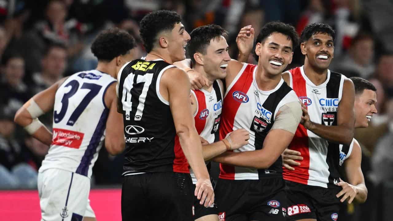 Saints keep woeful Dockers to five goals in AFL upset