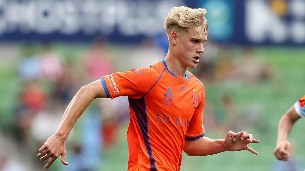 Klein double lifts Roar to ALM win over Mariners