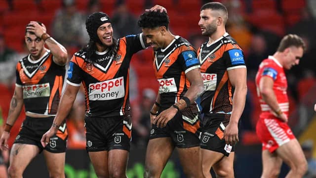 Bizarre runaway try puts Tigers on path to Magic win