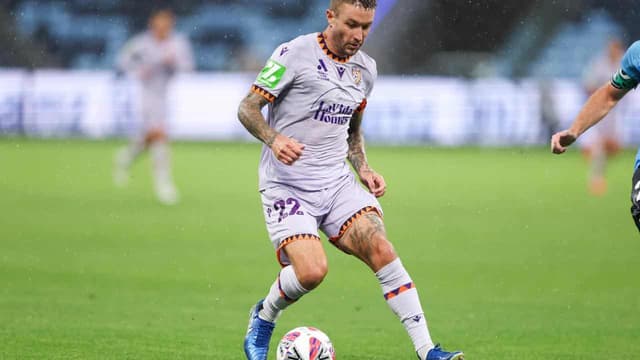 Glory apologise to fans after season-ending win