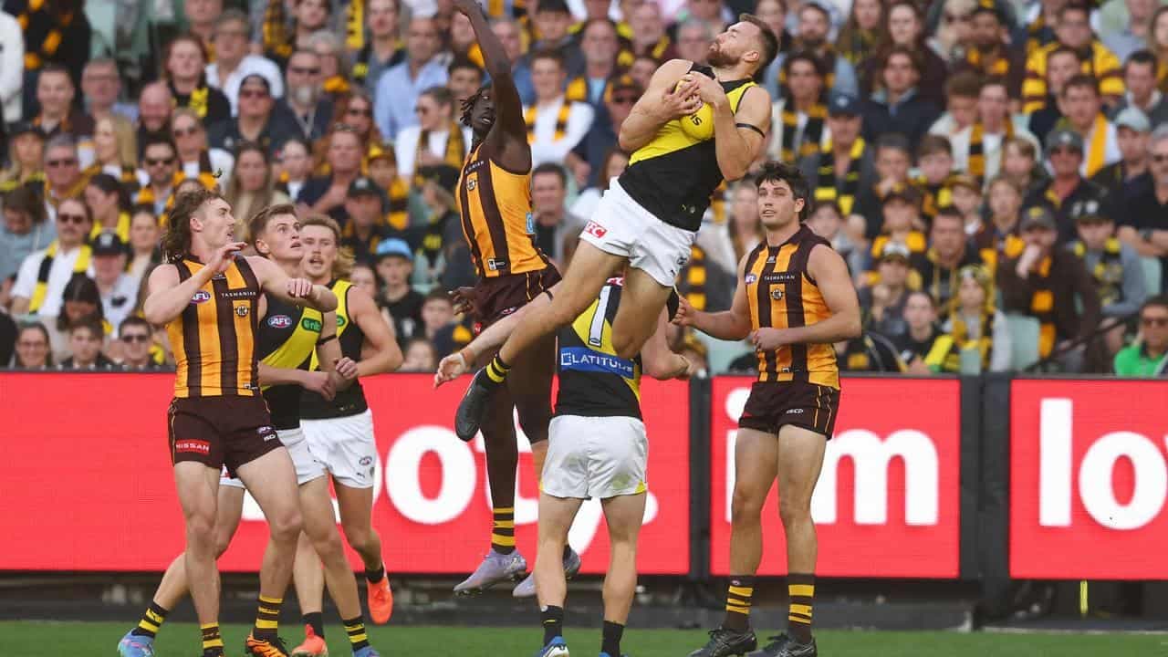 Yze backs Balta after jeers from Hawks fans