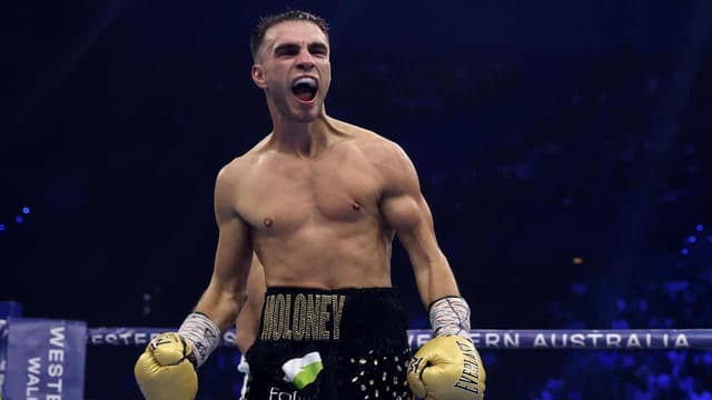 Unretired Andrew Moloney back in world title frame