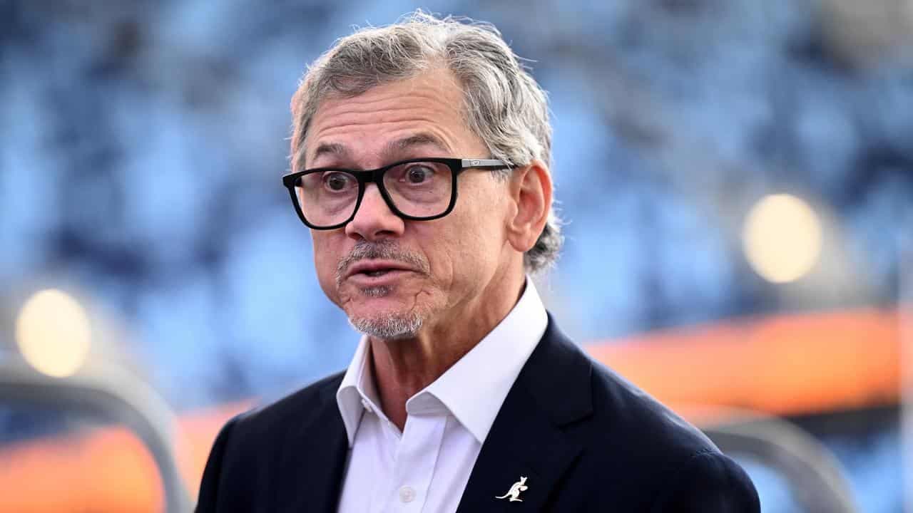 Gordon locks in as Kiss sends firm message to poachers