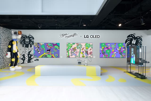 LG OLED X STEVEN HARRINGTON AT FRIEZE NEW YORK: WHERE VIBRANT POP ART MEETS THE TRANSPARENT OLED TV