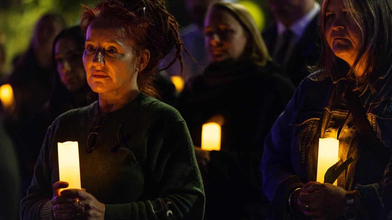 Victims of violence honoured in candlelight vigils