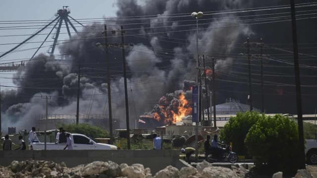 Explosions rock Port Sudan, army intercepts drones
