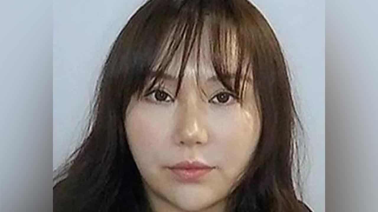 Murder accused avoids photos of woman's body in box