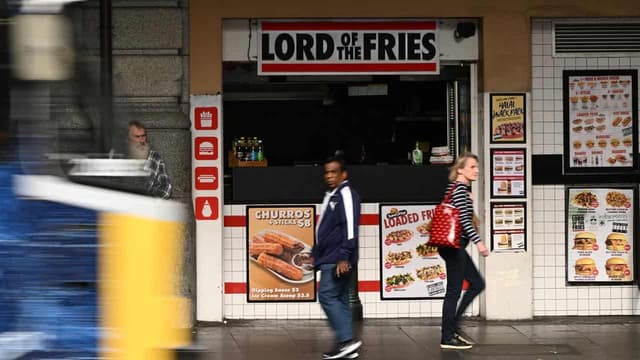 Lord of the Rings says burger chain name shall not pass