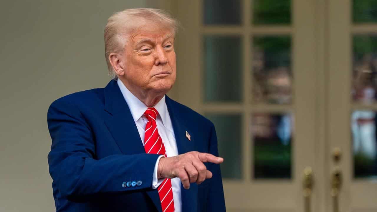 First white South Africans to arrive as refugees in US