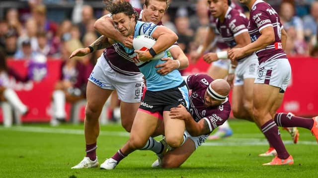 Hot-and-cold Manly in slump as Sharks hold strong