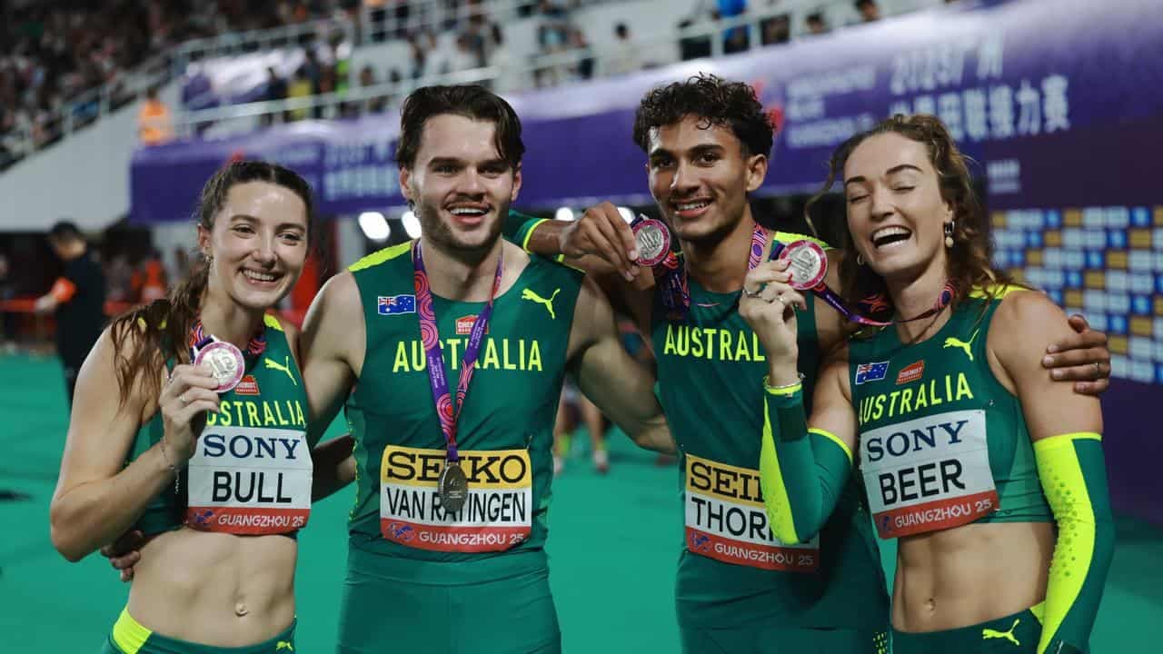 Aussies take mixed 4x400m silver in World Relays