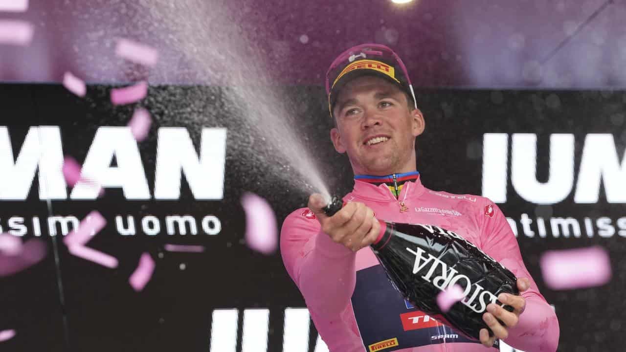 Dogs & goats can't stop Pedersen regaining pink at Giro