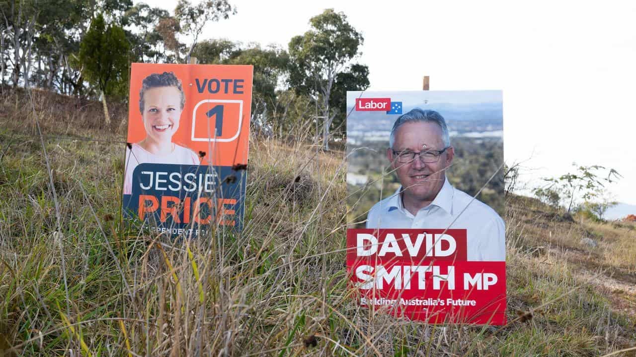 Major parties barely fend off independent challengers