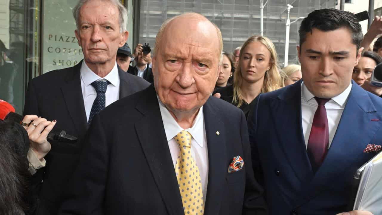 Radio king 'never' sexually inappropriate, court told