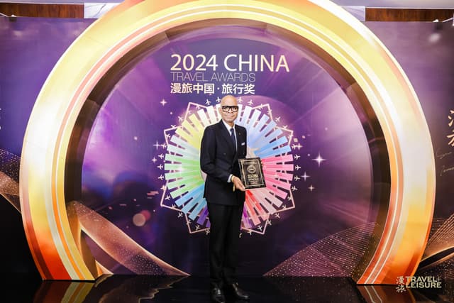 The St. Regis Macao celebrates Mr. Stuart-Wayne Douglas as Outstanding General Manager at Travel + Leisure China Awards 2024