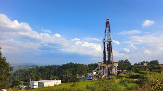 Sinopec Sets New Vertical Well Depth Record of 5,300 Meters