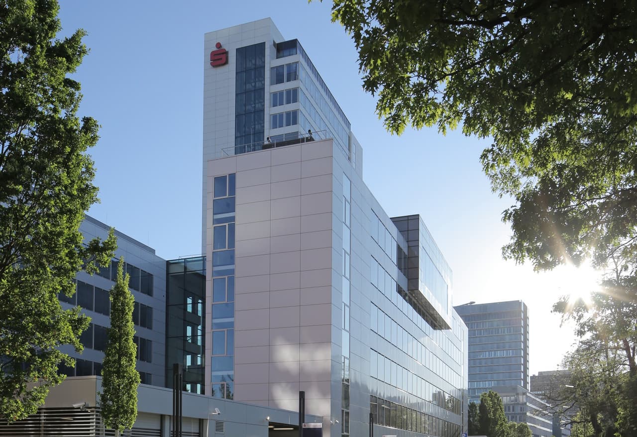 Finanz Informatik and IBM extend and expand collaboration