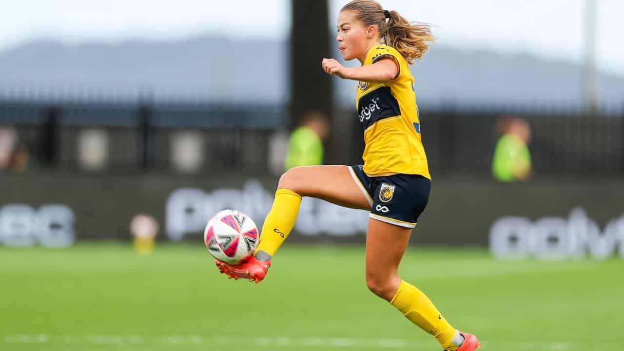 Magpie-turned-Mariner Rowe to swoop on ALW decider