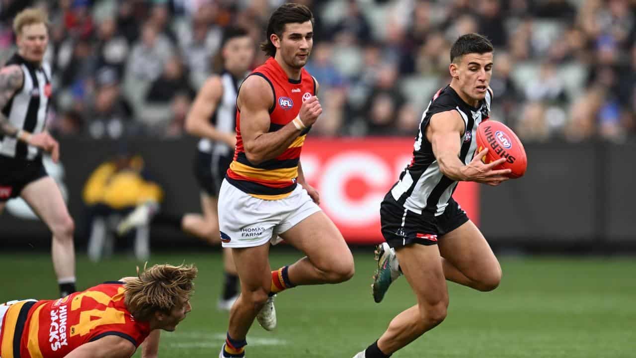 Crows boss considers challenging tradition against Pies