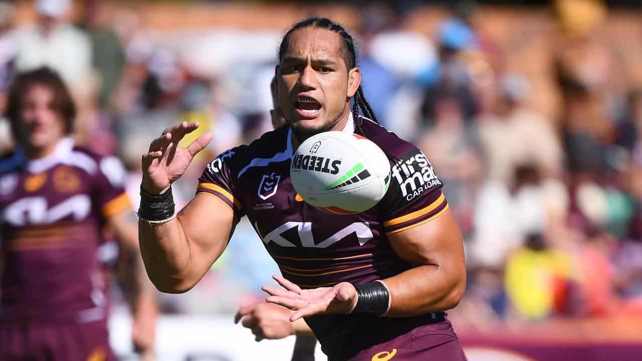 Broncos prop Taupau 'regrets' endorsing coach bagging