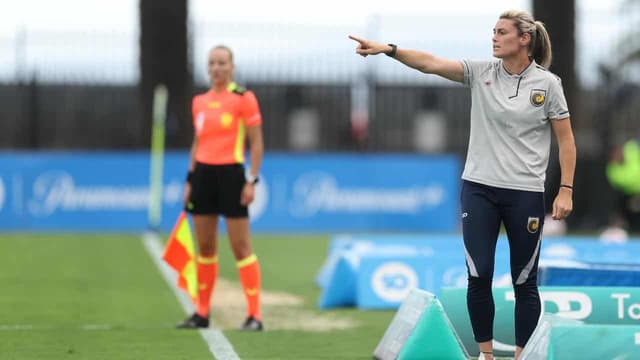 From backpacker to Mariner marvel: Husband's rise to GF