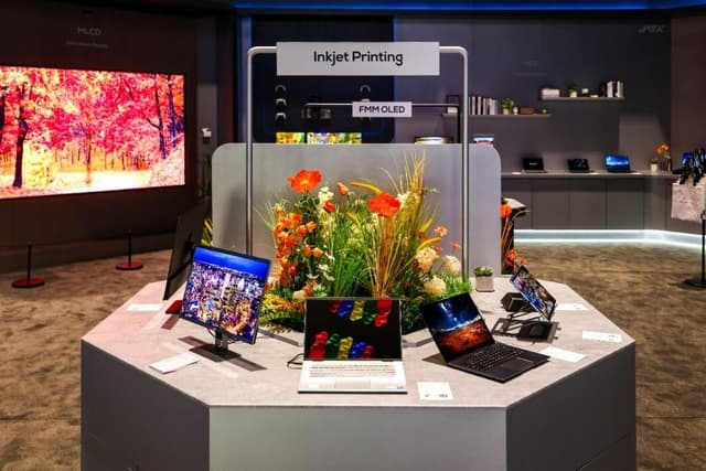 TCL CSOT Showcases Industry-First IJP OLED Family Bucket Across All Form Factors at SID Display Week 2025