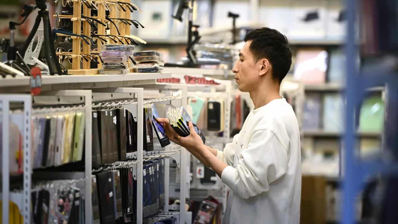 Call for adult wages for youth in retail, fast food