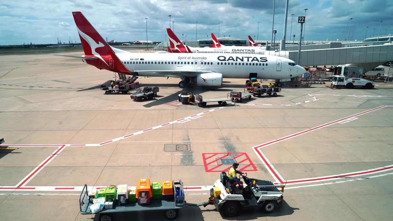 Qantas apology for sackings 'wholly hollow'