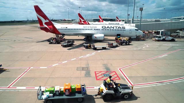 Qantas apology for sackings 'wholly hollow'