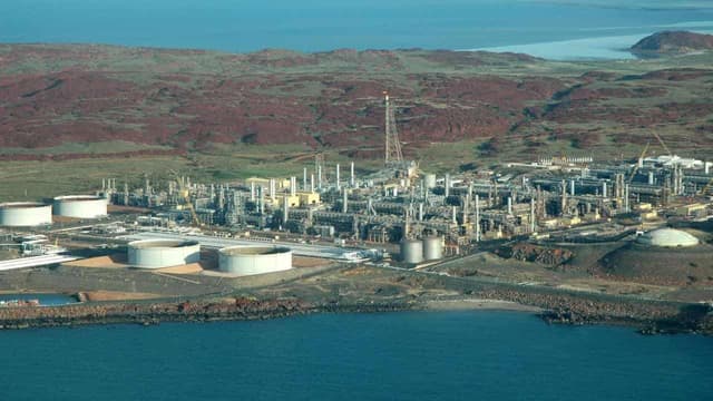 Controversial gas project hinges on 11th-hour talks