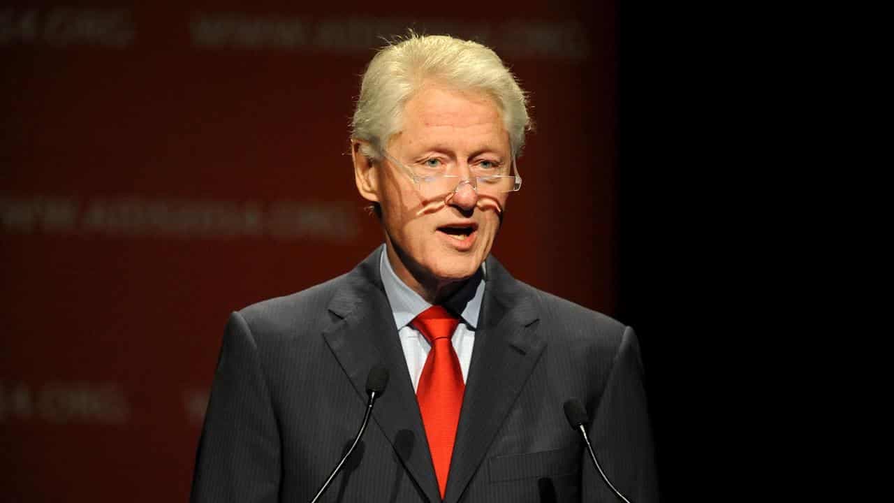 No, Bill Clinton didn't receive $17m Saudi helicopter