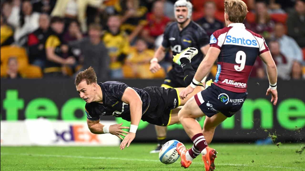 Hurricanes hoodoo bites Reds in costly Super loss