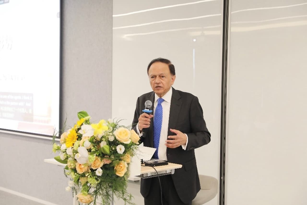 Former Pakistan Central Bank Governor Yaseen Anwar Visits FinVolution, Highlights Tech for Inclusion